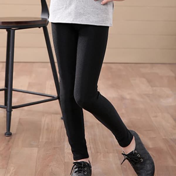 Barnleggings i enfärgad, glansig, högelastisk stretch, slim fit för barn 100 cm