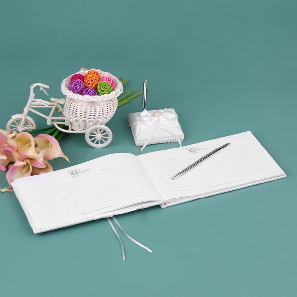 Bryllupskille signaturbog med hvidt satinbånd og penneholder med rhinsten imiteret perle sløjfedekoration