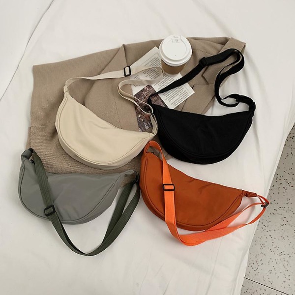 Yksivärinen rintalaukku naisille Suuri kapasiteetti Travel Crossbody Nainen Half Moon vyölaukku Naisten Daily Street Fanny Packs 2023 Green