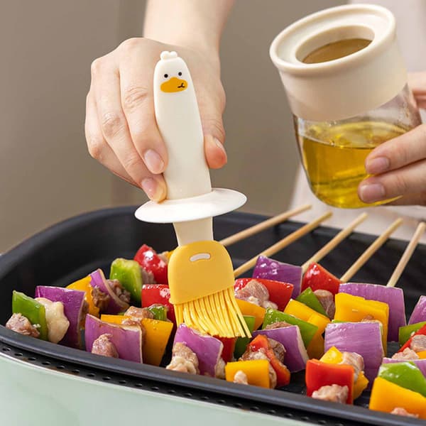 Oljeflaska med silikonpensel Oljedispenserbehållare för köksbakning Matlagning Grillning Beige