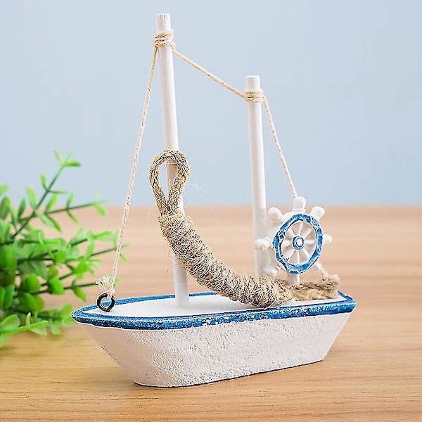 Tyylikäs ja hienostunut miniatyyripuinen purjevene malli kodin sisustukseen