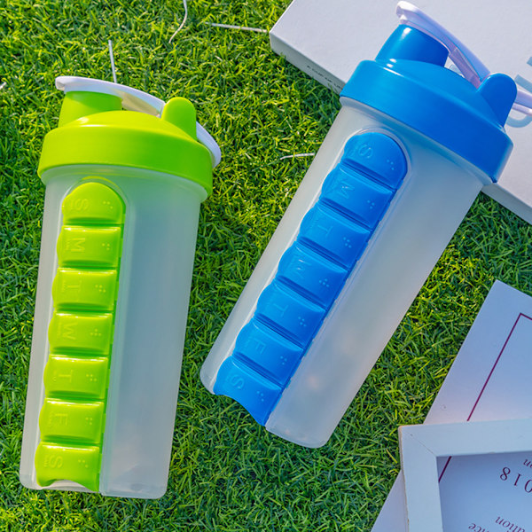 2-i-1 700 ml Vattenflaska med Pillerorganisatör 7 Dagar Veckovis Pillerfodral för Utomhusresor Kontor Gym