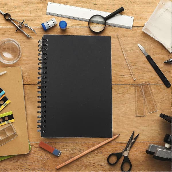 Retro Kraft Coil Blank Skiss Notebook, Svart/Vit Black and white