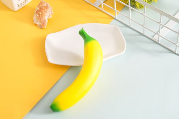 3-pack banan-squishy-leksaker, stresslindrande stretchig bananleksak, sensoriska fidget-leksaker för barn