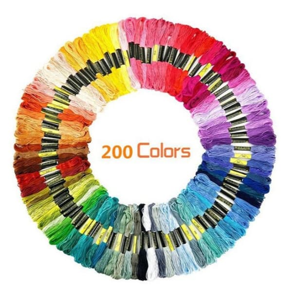 200 härvor broderitråd / moulinégarn flerfärgad en storlek A2