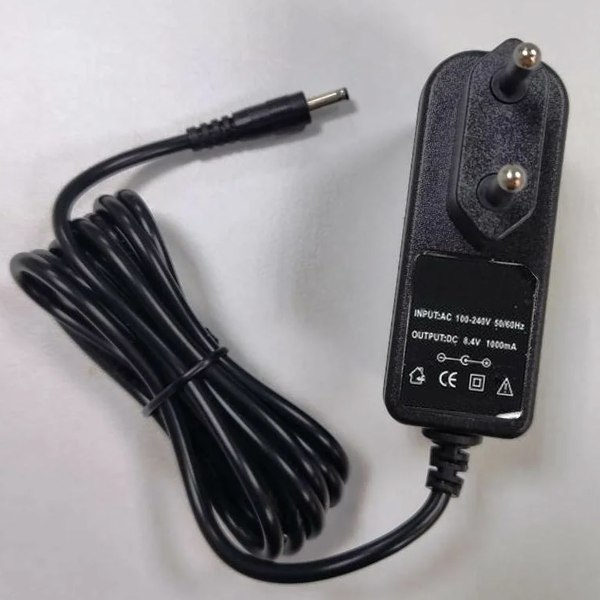 8.4V 1A intelligent laddare för 7.4V 7.2V Li-ion Li-po batteri Auto-stop