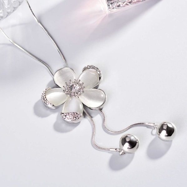 Blomma form skapade Crystal och Simulated Pearl hänge lång kedja tröja halsband för kvinnor