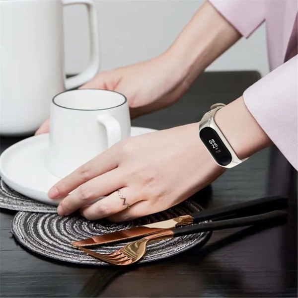 Xiaomi Mi Smart Band 6 / 5 klockarmband i koskinnläder med silverfodral - Elfenben Vit Vit