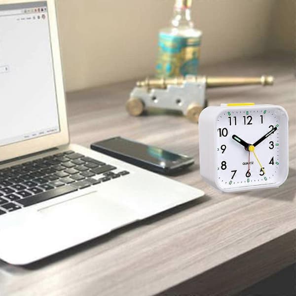Silent Alarm Clock Bedside Non-Ticking Battery Operated Clock White WHITE