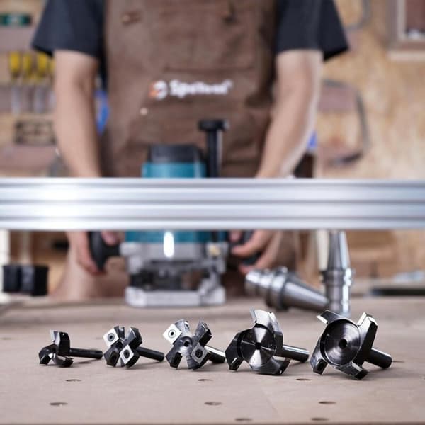 12 mm overflatefres, 45 mm skaft, skjærediameter med 2+2 innsatser, trefres, høvelfres, overflatebehandlingsfres, Ikodm