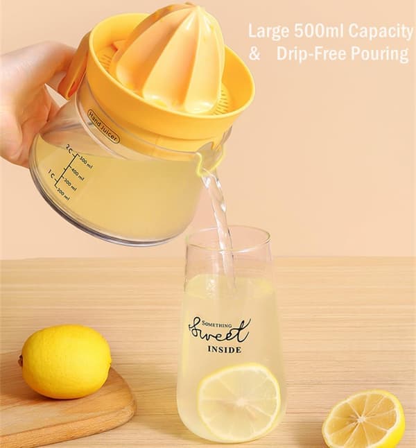 500 ml Manual Citrus Juicer with Rotating Crank, Maximum Extraction for Oranges, Lemons, Limes, and Grapefruits, Dishwasher Safe