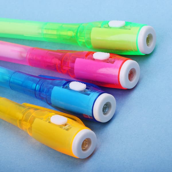 Magic Invisible Ink Pen Write Secret Messages Gadget With UV Light Stationery