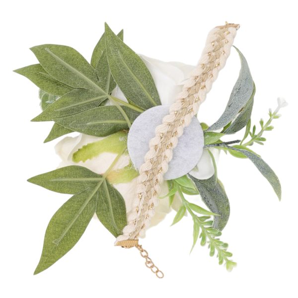 Handledsblommor för bröllop Brud handledsblomma Dekorativa vita rosor och gröna blad för bal