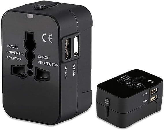 Universell reiseadapter med doble USB 2.1A-uttak og multifunksjonskontaktomformer Hvit White
