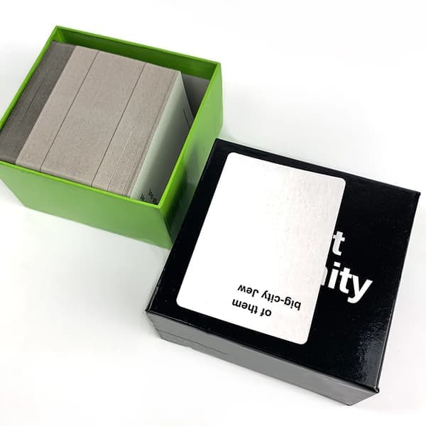 \"Anti-Human Cards\" brädspel, engelsk version, roligt vuxenunderhållningsspel.