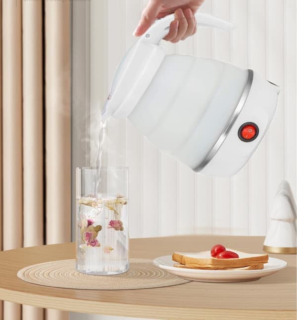 Portable Folding Silicone Kettle, Easy to Store, Perfect for Travel and Camping.