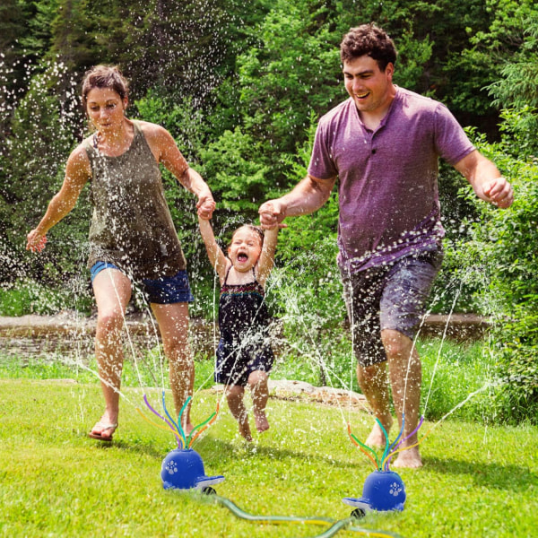 Utomhus Vattenspray Sprinkler för Barn och Småbarn - Bakgård Snurrande Val Sprinkler Leksak med Wiggle Tubes - Mörkblå