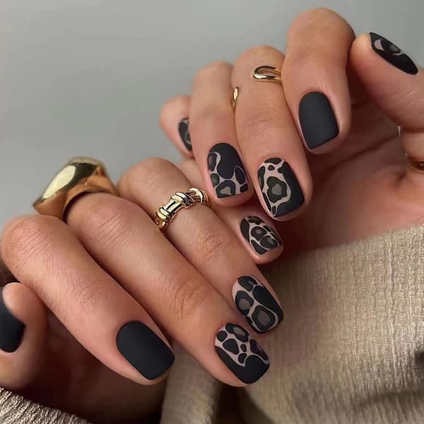 Short false nails with leopard print 24 pcs Full coverage reusable false nails
