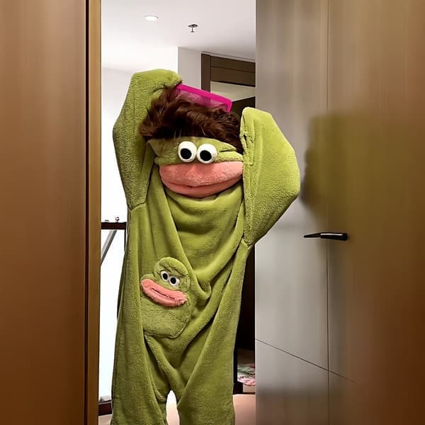 Roliga Stort Mun Monster-Onesie Pyjamas för Barn M