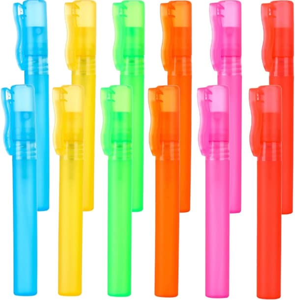 12 st mini sprayflaskor färgade parfymflaskor pennparfymflaskor bärbara tomma sprayflaskor