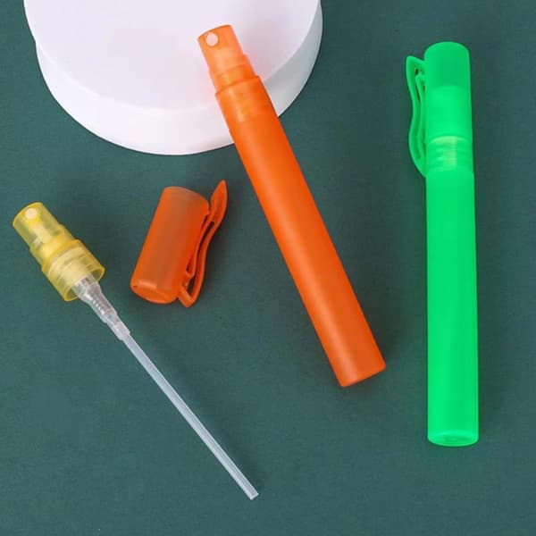 12 stk. mini sprayflasker farvede parfumeflasker pen parfumeflasker bærbare tomme sprayflasker