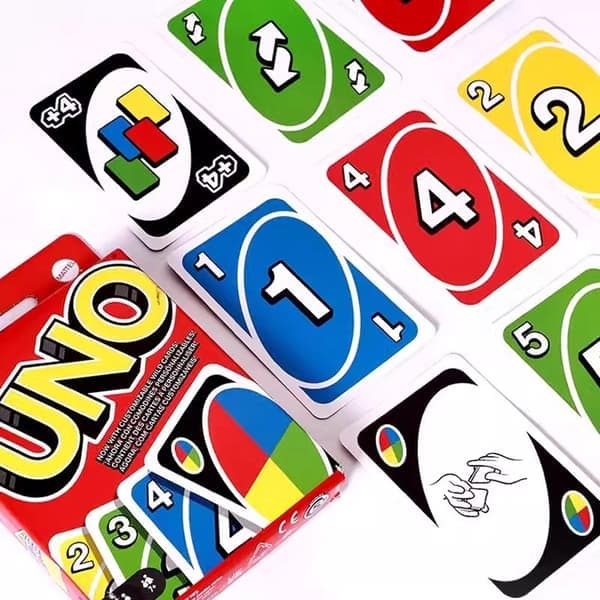 UNO-korttipeli ja lautapeli, sopii 2–10 pelaajalle