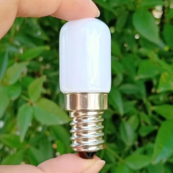 E14 LED-pære - YNKKVRE - 2-pak - 1,5W - Kold hvid - 6000K