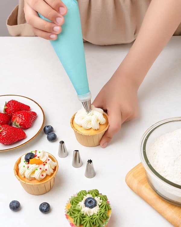 Sprøjtesæt 40 dele: med dyser i rustfrit stål, perfekt til cupcakes Pink