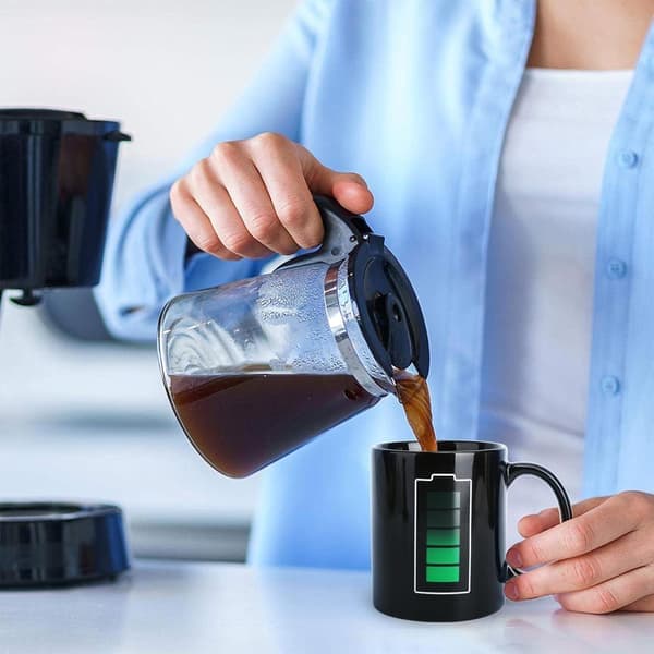 Färgskiftande sensor rolig mugg keramisk uppvärmd kaffemugg ny batteriladdningsdesign mugg nyårsjulklapp