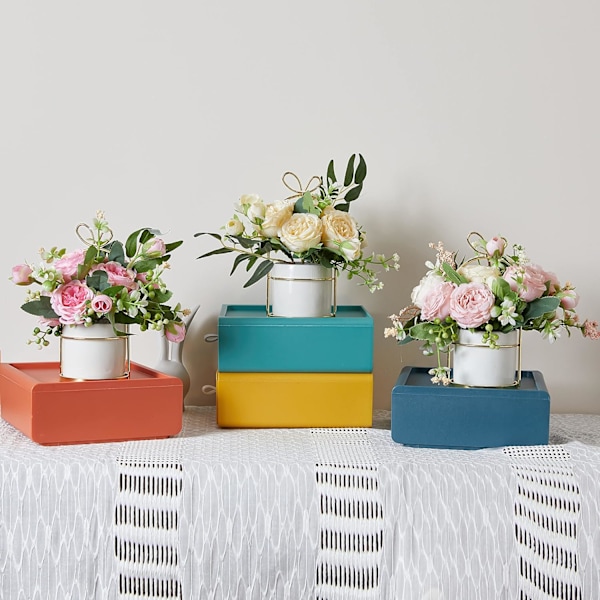 Konstgjorda blommor i vas, sidenrosblomsterarrangemang, falska