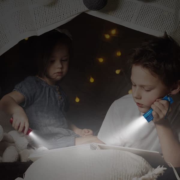 2 Pieces Mini Flashlight Small Handheld Flashlight Kids LED Flashlight 7.6 cm Waterproof Batteries with Insulation Sheet Included (Blue Red)