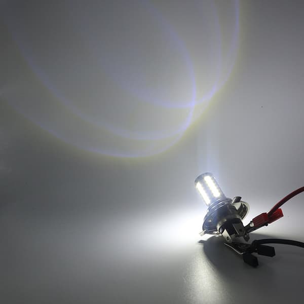 Par MC LED-frontlykter H4 5630 33smd LED-frontlykter Fjernlys/Nærlys for scootere Mopeder Hvit 6000k 12v MC-frontlys
