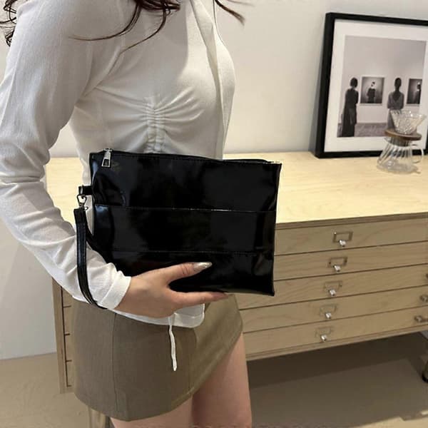 Elegant Handheld Envelope Bag Spacious Interior Metallic PU Leather Clutch Bag Silver