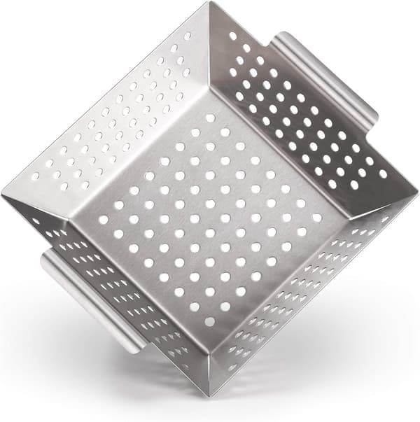 Denna grillkorg i 100 % rostfritt stål mäter 24,5 x 20,5 x 4 cm (medium).