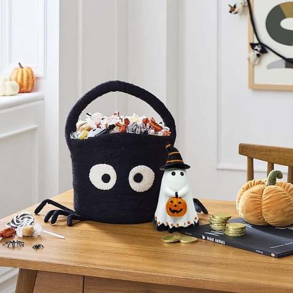 Halloween Decorations Ghost Statues Ceramic Ghost Decor Ghost Figurine Halloween Ghosts With Hats And Holding Pumpkin Statue