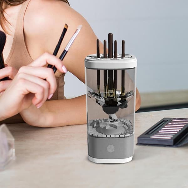 Elektrisk makeupbørsterenser