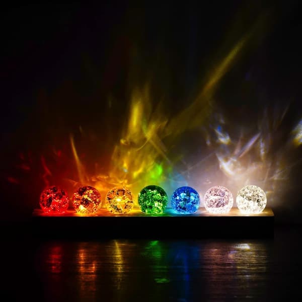 7 farver Chakra Krystalkugle med træbase LED 40mm Natlampe Boligindretning Gave til mor