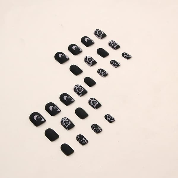 Short false nails with leopard print 24 pcs Full coverage reusable false nails