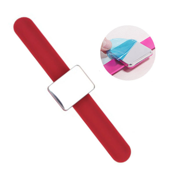Magnetiskt silikonarmband för att hålla metallhårnålar och klämmor inom räckhåll