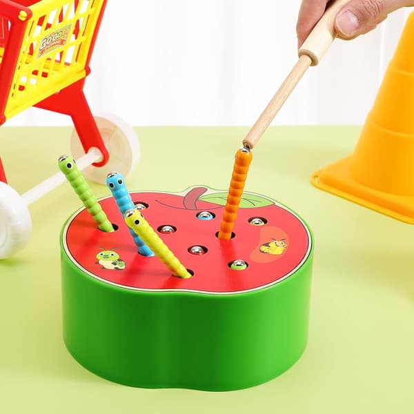 Epleformet magnetisk pinne-ormefangstspill for pedagogiske leker for barn
