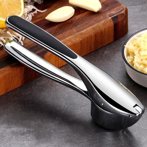 High-Performance Garlic Press with Spikes, Easy to Press and Clean, Stainless Steel and Dishwasher Safe, Also Suitable for Mincing Ginger. Silver