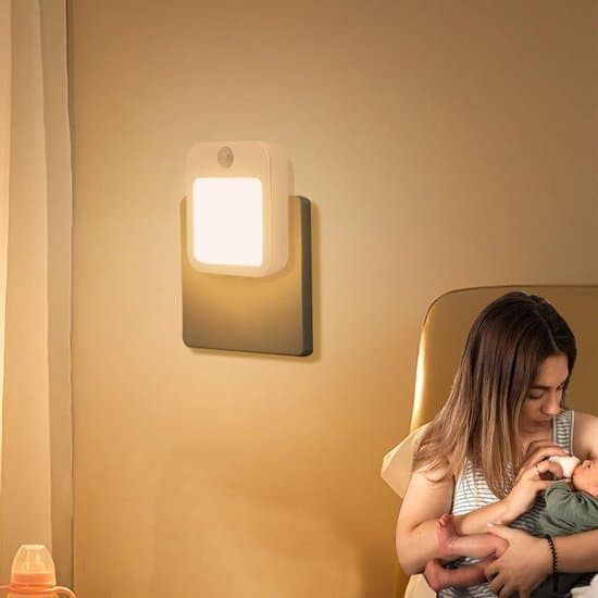 2 x sokkellampe med bevegelsessensor – LED-lampe for stikkontakt – Nattlys – varmt lys – dimbar