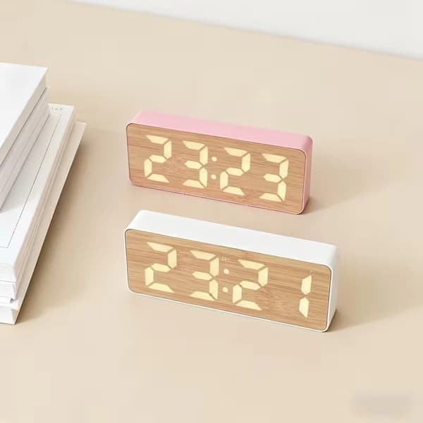 Mini Tyst Digital Väckarklocka – Minimalistisk USB-/Batteridriven Skrivbordsklocka för Sovrum och Studentrum Vit White