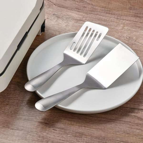 10\" metallspatelsett SUS304 rustfritt stål stekebordspatel, perforert burgerflipp, flat topp grillspatel for matlaging