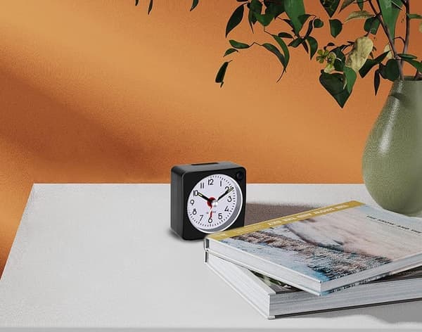 Travel Analog Alarm Clock, 2.25 inch, Ultra Small Clock with Snooze and Light Function, Super Silent Non-Ticking, Battery Operated, Easy Setting
