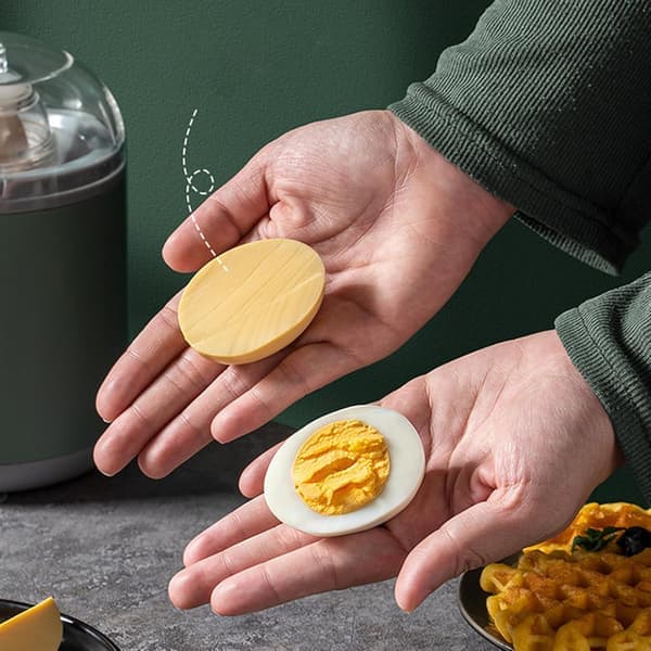 Electric Egg Scrambler, Portable Egg Mixer for Golden Boiled Eggs, Efficient Stirring Tool, Multifunctional Yolk and White Blender for the Kitchen