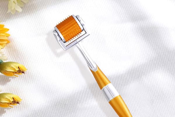 Derma Roller - Hår- och hårbottenroller - För män och kvinnor - Stimulerar hälsosam hårväxt - Microneedling-verktyg för vila