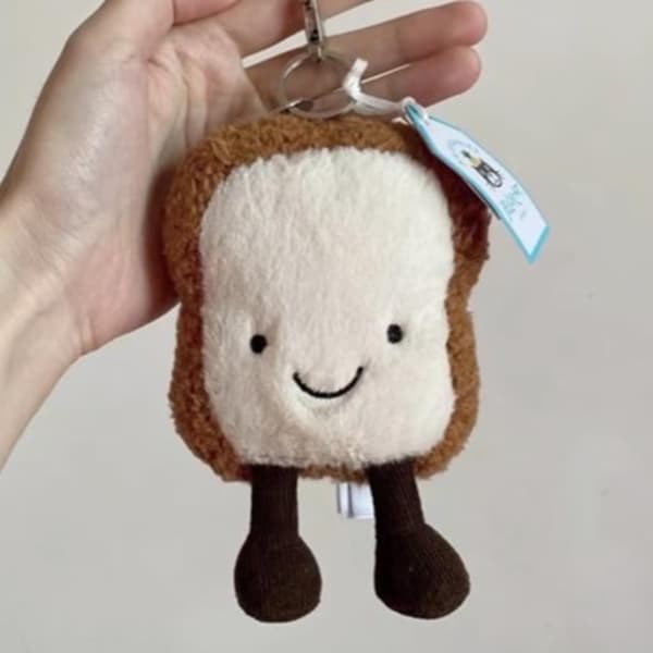 Jellycat Amuseable Toast Taskevedhæng