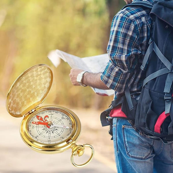Klassinen taskukompassi, selviytymisvarusteiden kompassi, sopii