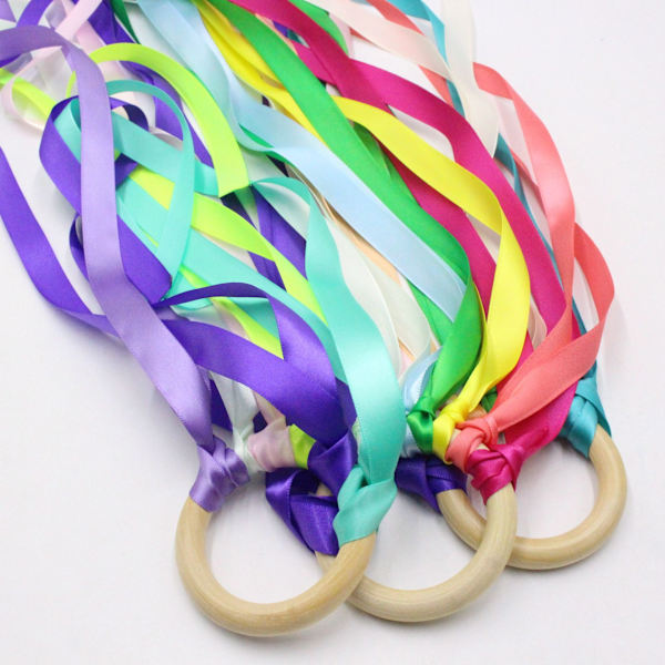 5 stycken med 255 stycken 50 cm färgade träringband